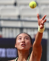 kaiyun-三盘苦战不敌前法网冠军 郑钦文无缘罗马站16强|奥斯塔彭科|WTA1000|女单|对手|发球_新浪新闻